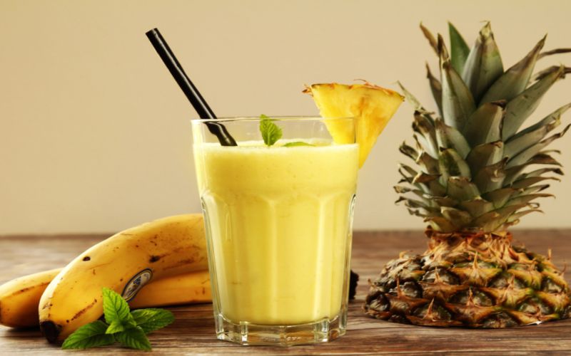 SMOOTHIES NANAS, HIDANGAN SEGAR DENGAN TOPPING CHIA SEEDS