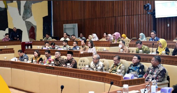 Paparkan Program 100 Hari Kerja dalam Raker Perdana Bersama Komisi II DPR RI, Menteri Nusron: Sudah 119 Juta Bidang Tanah Terdaftar